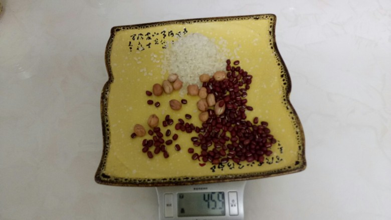 红豆大米花生核桃糊,<a style='color:red;display:inline-block;' href='/shicai/ 492'>大米</a>1把20克。
