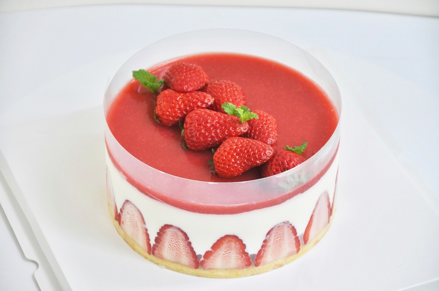草莓慕斯蛋糕