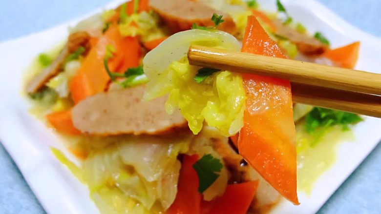 肉参炒白菜,胡萝卜营养丰富是最佳配角