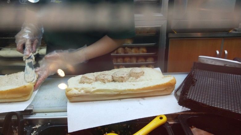 赛百味,沫在法棍上