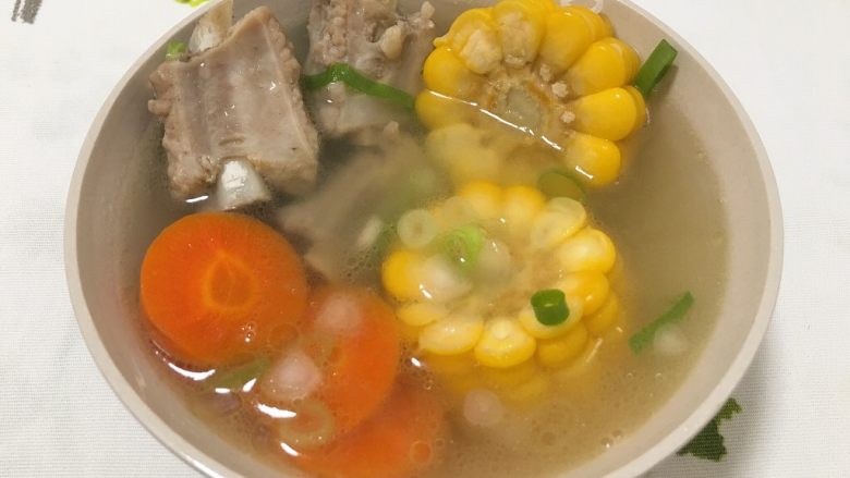 玉米胡萝卜排骨汤