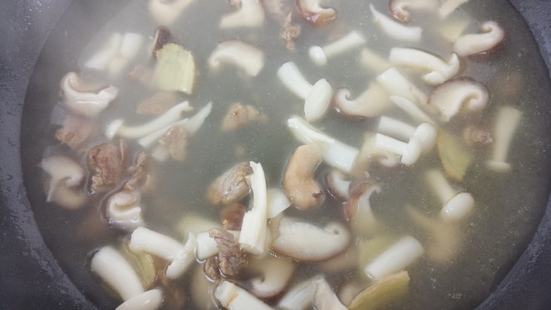 牛肉菌汤,好了