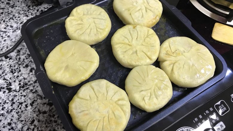 西葫芦鸡蛋馅饼,两面都煎好