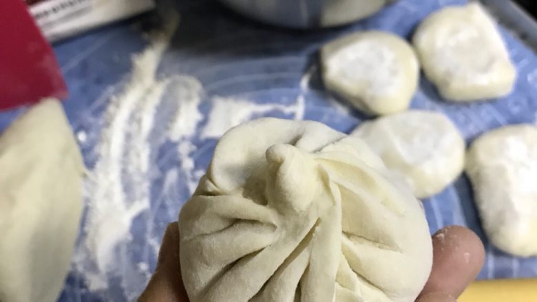 西葫芦鸡蛋馅饼,下面很丑，不过没关系，烙完也看不出来，哈哈