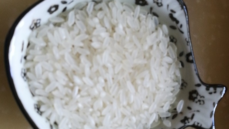 夏季养心,小麦大枣百合粥,东北米,滋阴健脾,湿气大脾胃不好的可以炒一下