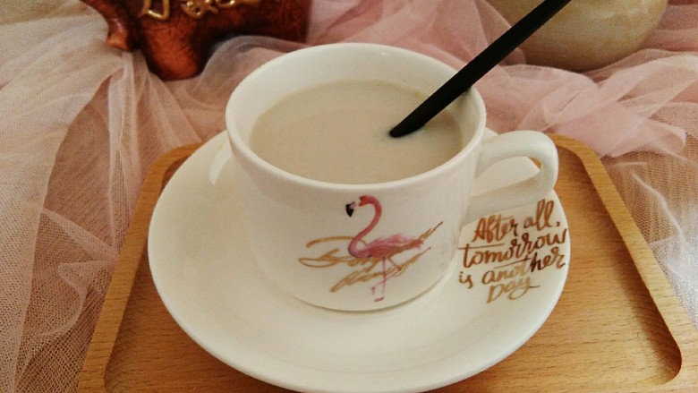 自制醇香燕麦干果牛奶,早餐来一杯,我连续喝了好多杯,孩子也特别喜欢。