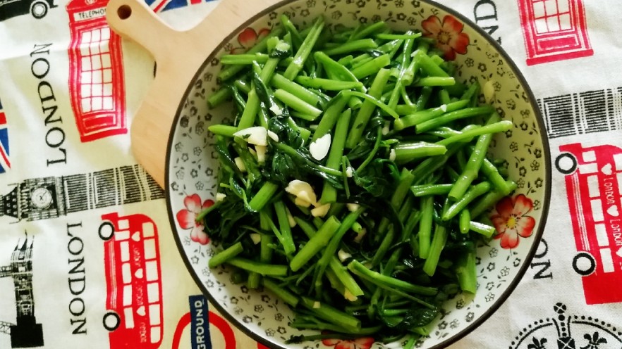 清炒空心菜
