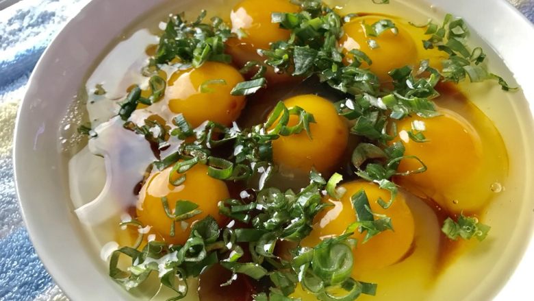 蒸整蛋,大量<a style='color:red;display:inline-block;' href='/shicai/ 3250'>葱</a>花