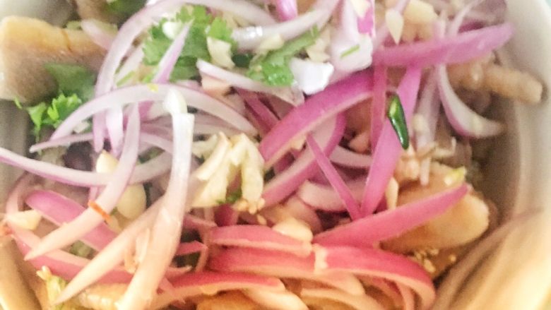 抖音鸡爪,把需要的配料准备好，提前一晚冰些<a style='color:red;display:inline-block;' href='/shicai/ 156925'>水</a>