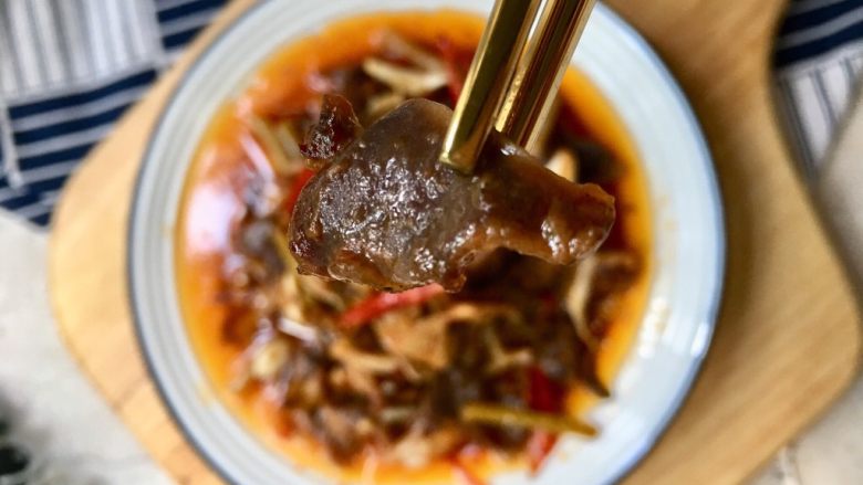 泡椒鸡杂,每一片鸡杂都是鲜嫩爽口!