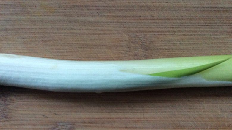 了不起的小番茄+番茄炒丝瓜,<a style='color:red;display:inline-block;' href='/shicai/ 3250'>葱</a>洗净