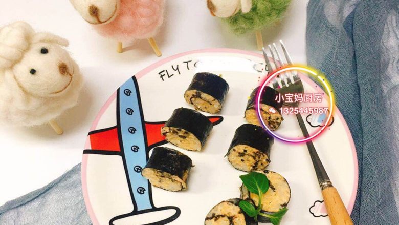 三文鱼米饭蒸寿司
,出锅凉到常温去掉锡纸切块食用
