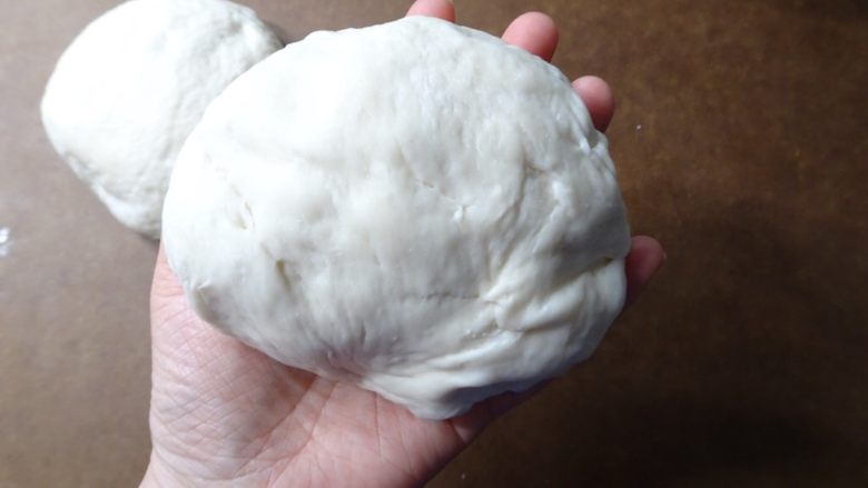 拿坡里起司巧克力炸披薩(2個),第二次發酵後,麵團大約會變成原本兩倍大。