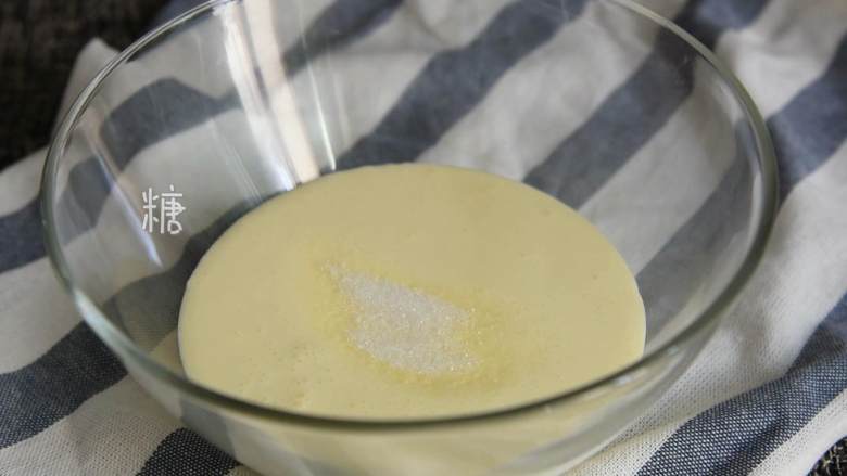 芒果木糠杯—我发现:奥利奥和甜品简直是绝配,稀奶油中加入糖。