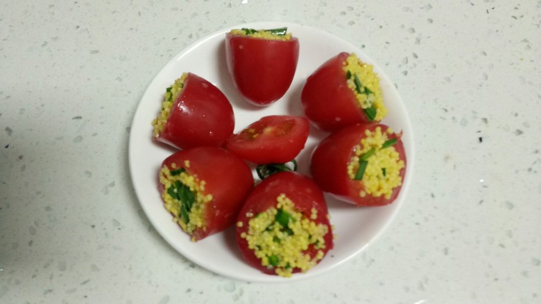 神奇小番茄,填满小米。