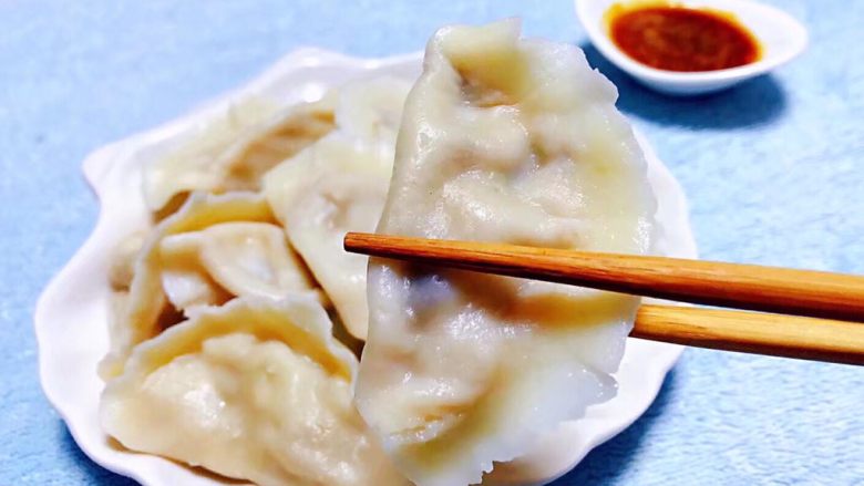 圆葱鲜肉大水饺,老人说的太对了好吃不如饺子哦