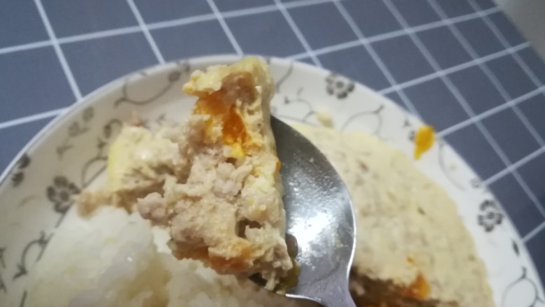 咸蛋肉饼,咸香下饭