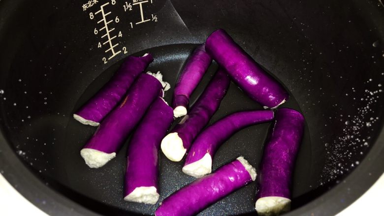 宴席菜-很随性的摆盘-凉拌茄子,电饭锅150毫升水,蒸煮功能10分钟