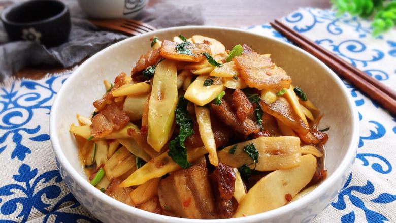 藿香竹笋小炒肉,清香好吃!