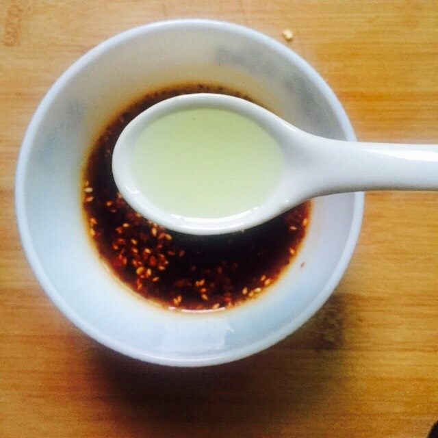 凉拌菜~拍黄瓜,一茶匙的<a style='color:red;display:inline-block;' href='/shicai/ 851'>橄榄油</a>