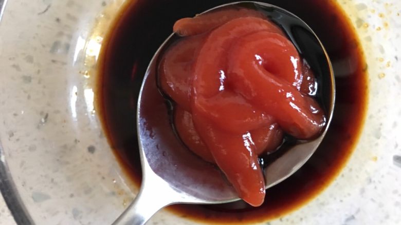 宫保鸡丁,酱料混合