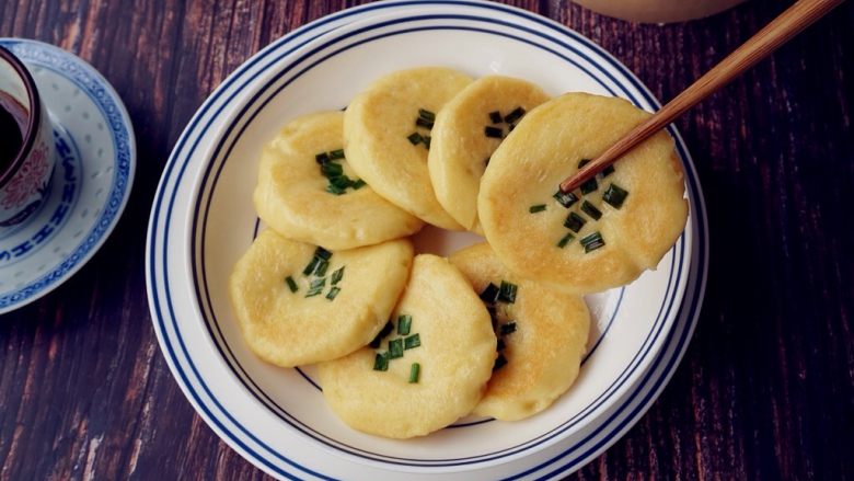 土豆糯米饼,软糯鲜香的土豆糯米饼就做好了。