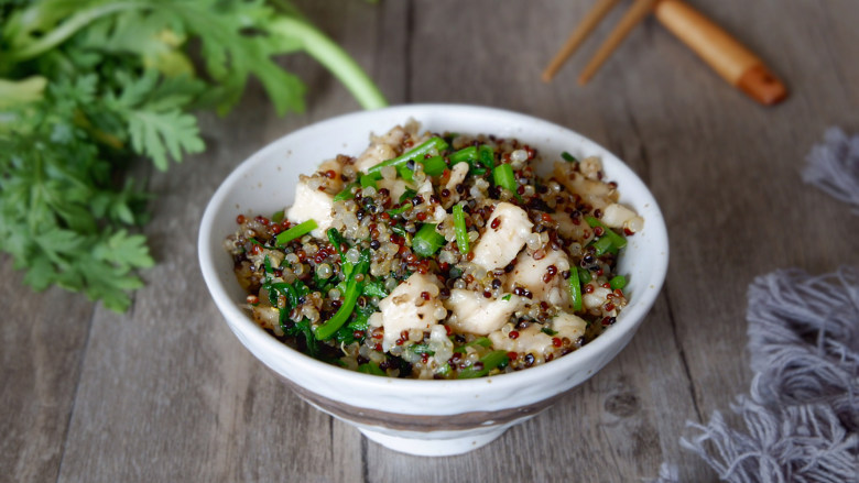 藜麦茼蒿鸡肉饭,成品