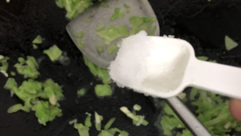 网红蛋蛋苦瓜味道的,加一点点盐