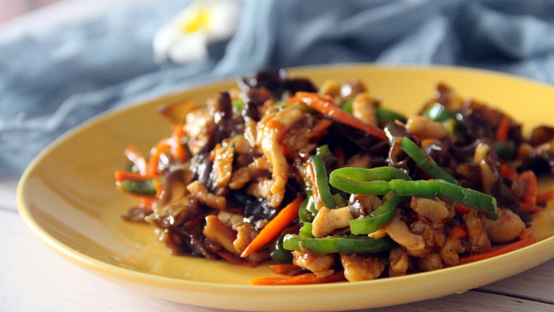 鱼香鸡肉丝,好了,可以装盘了