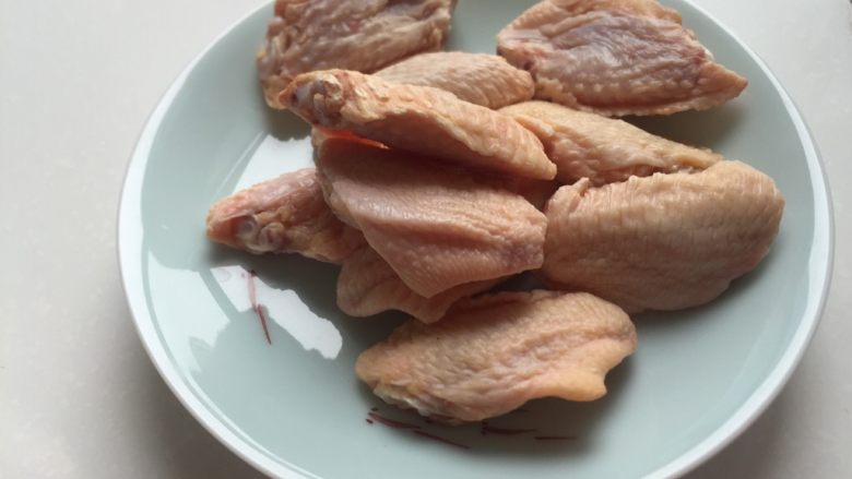 油炸多味儿鸡翅,想吃<a style='color:red;display:inline-block;' href='/shicai/ 96'>鸡翅</a>提前解冻。