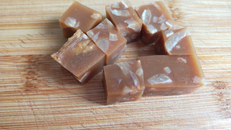 薄皮大馅牛肉豇豆饼,我提前熬制的<a style='color:red;display:inline-block;' href='/shicai/ 4138'>猪皮冻</a>用上了?