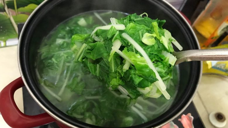 三味油泼清水毛毛菜,熄火,捞出