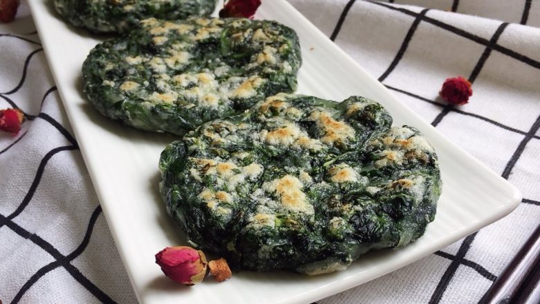草头饼 —— 怎一个香字能形容,起锅,装盘