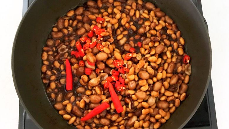 下饭小菜 酱焖双豆,加入小米辣