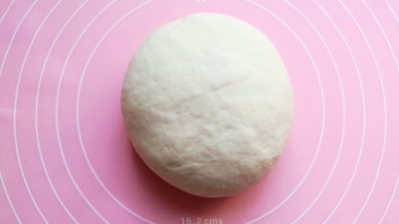 椒盐烧饼,面团变小以后,静置15分钟。