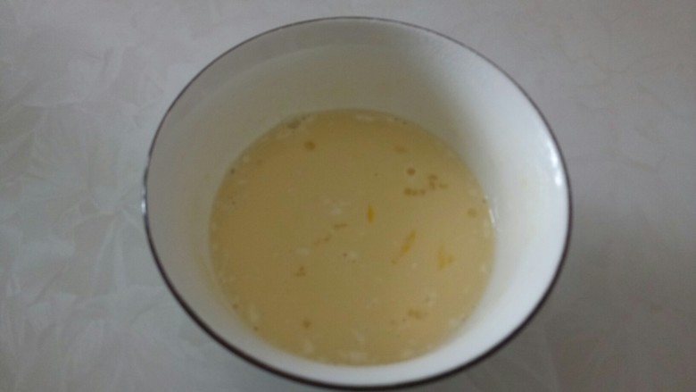 木糖醇无奶油蛋挞,搅拌均匀