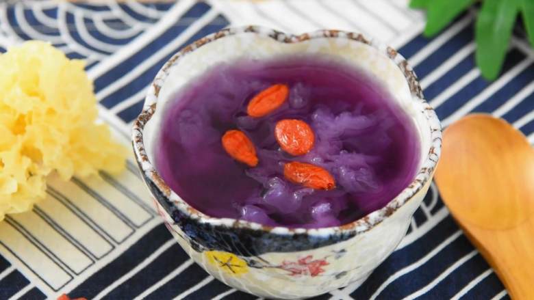 热腾腾还是冰冰凉,怎么都好喝,美美哒的小甜品,快来滋润一下吧~