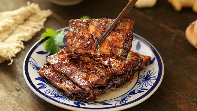 糖醋香酥带鱼,一道美味的<a style='color:red;display:inline-block;' href='/shicai/ 10588'>糖</a>醋香酥带鱼就做好了,真的好像在吃鱼罐头,太美味了!