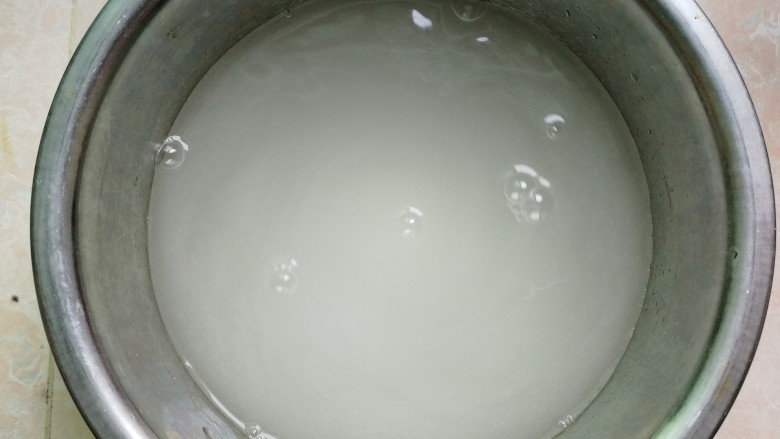 甜酒酿,搅拌均匀,放一旁待用。