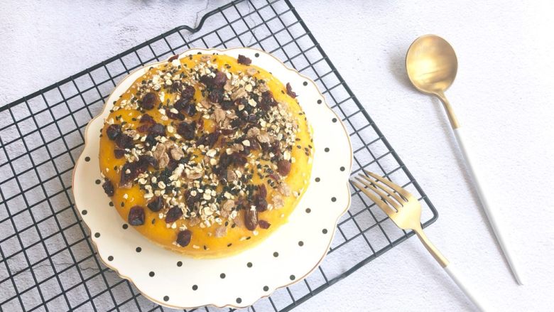 南瓜发糕,可以当早餐也可以当点心，让宝宝自己拿着吃