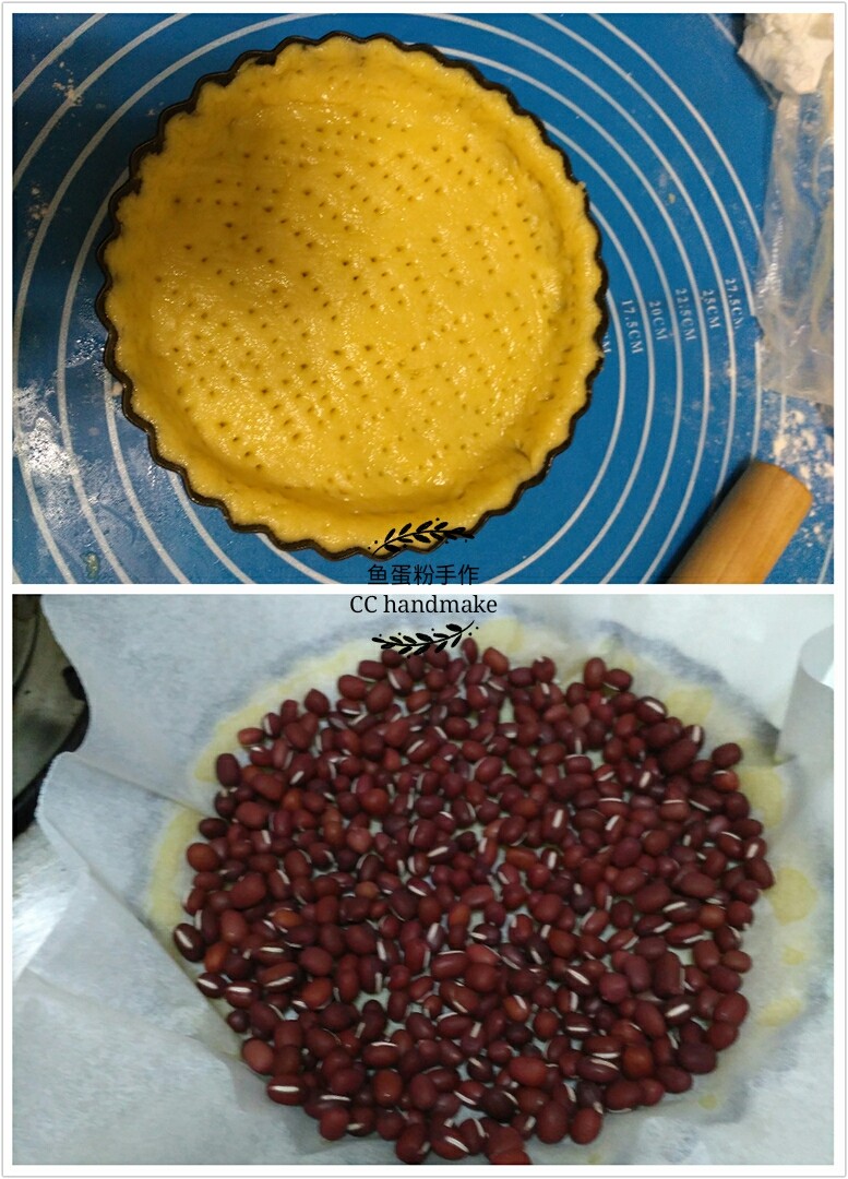 蔓越莓芝士派,用叉子在派皮上搓洞。在派皮上放上一层油纸,倒入一些豆子或者是小石头以防止派皮鼓起。烤箱预热,上下火180°烤制十分钟,烤至派皮微微金黄色。请按自家烤箱调节温度和时间。