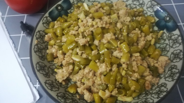 开胃酸豆角肉沫,炒好就可以上碟,是不是很方便简单