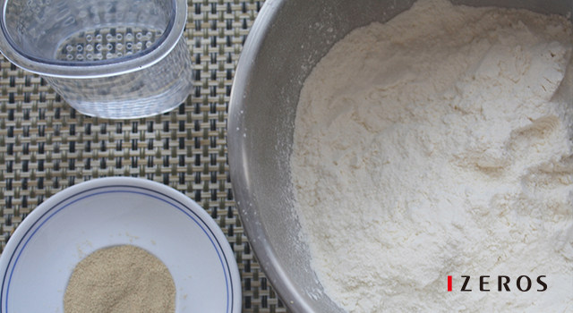 豆角肉包子,1. 准备面团材料