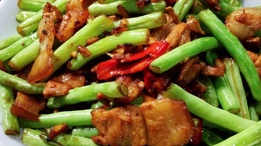 五花肉煸豆角