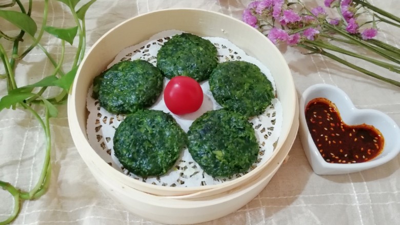 苜蓿菜菜团,形状不一样,味道一样好吃。