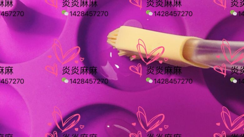 
蔬菜蛋甜甜圈】12m+


,甜甜圈硅胶模具刷一点<a style='color:red;display:inline-block;' href='/shicai/ 857'>植物油</a>