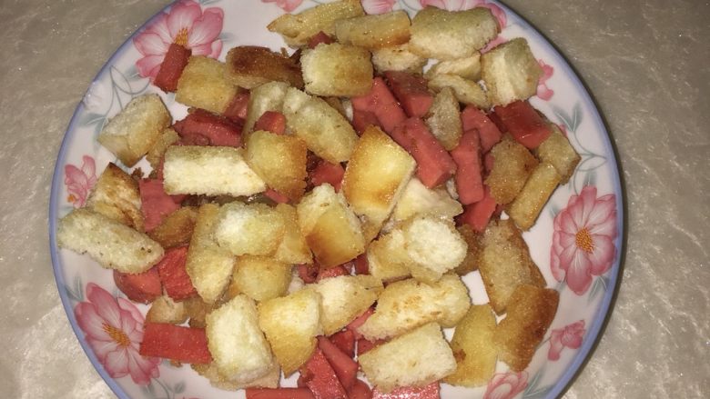 馒头丁陪火腿