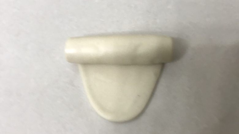 蛋黄酥,自上而下卷好