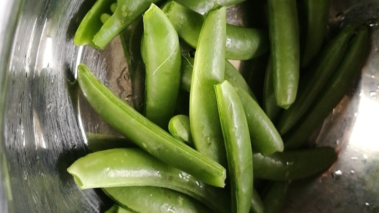快手菜,芒果青豆炒虾仁,<a style='color:red;display:inline-block;' href='/shicai/ 456'>青豆</a>摘去两头