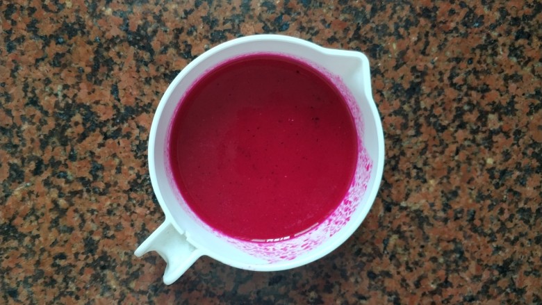 火龙果椰奶冻,过滤出<a style='color:red;display:inline-block;' href='/shicai/ 6751'>火龙果汁</a>50g